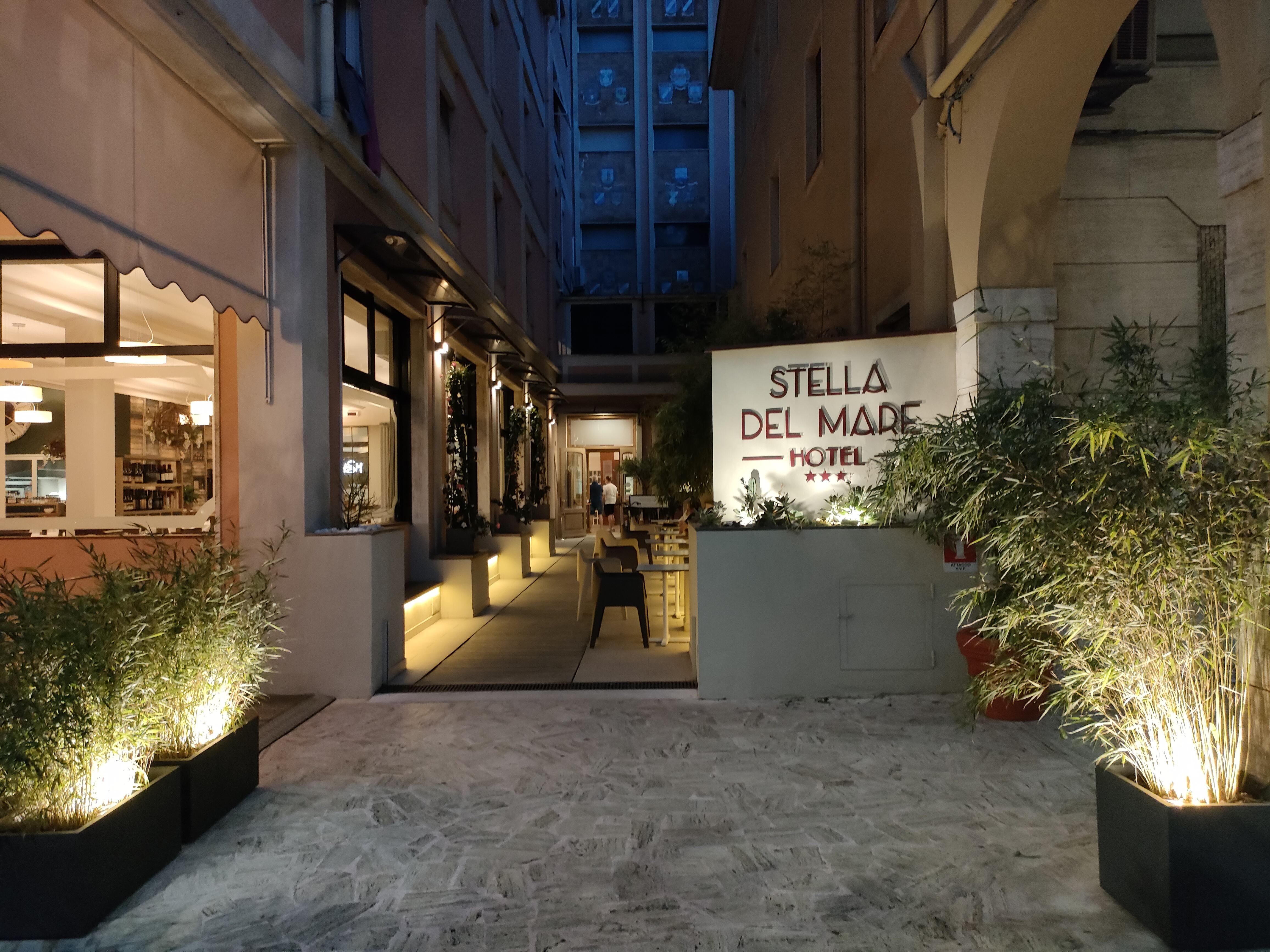 Hotel Stella Del Mare Киавари Екстериор снимка
